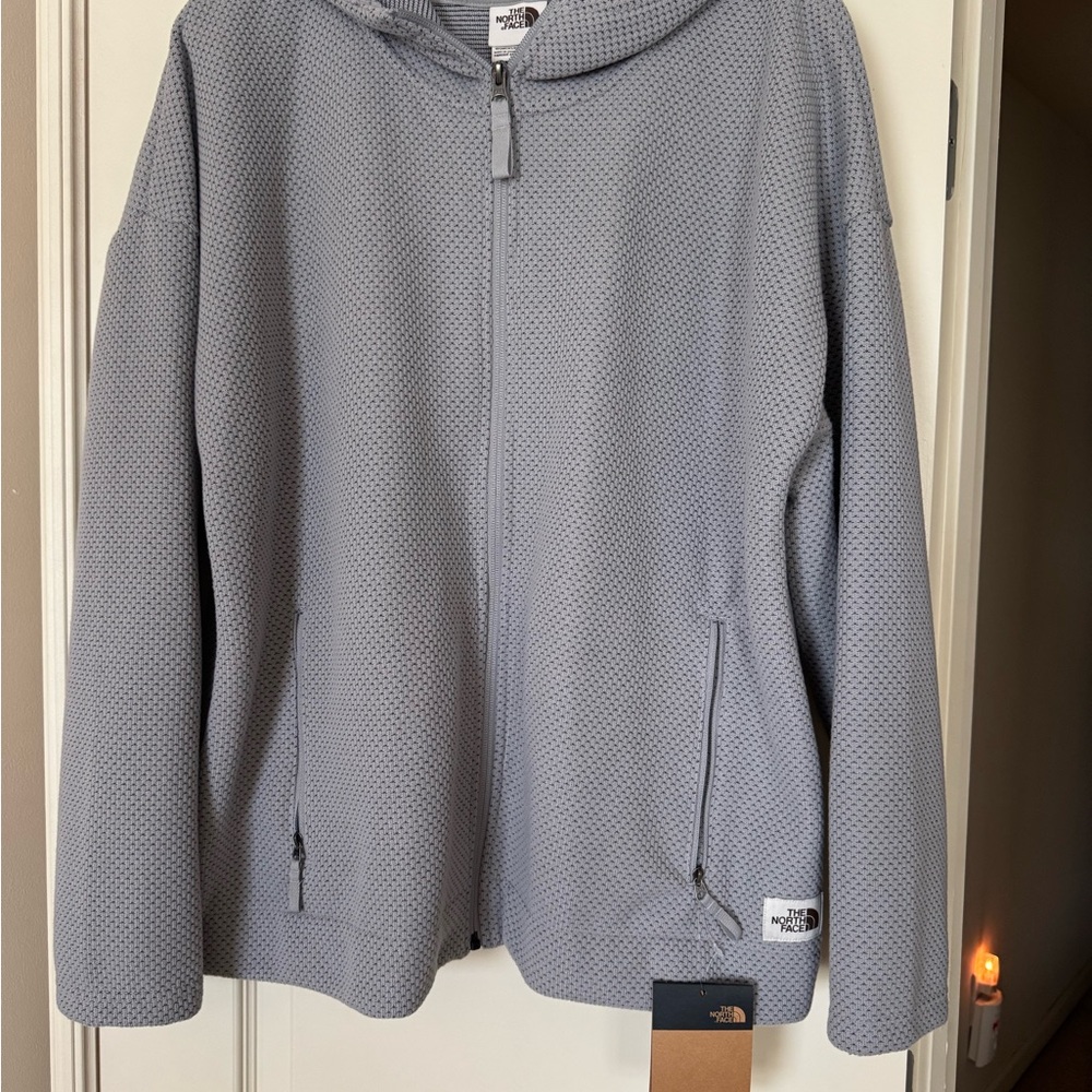 NEW with tags…The North Face Light Gray Textured Hoodie